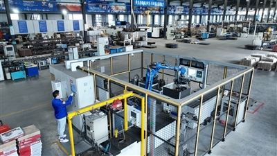 智能驅(qū)動，智造未來 黃山汽車零部件企業(yè)生產(chǎn)忙，機(jī)器人研發(fā)引領(lǐng)產(chǎn)業(yè)升級