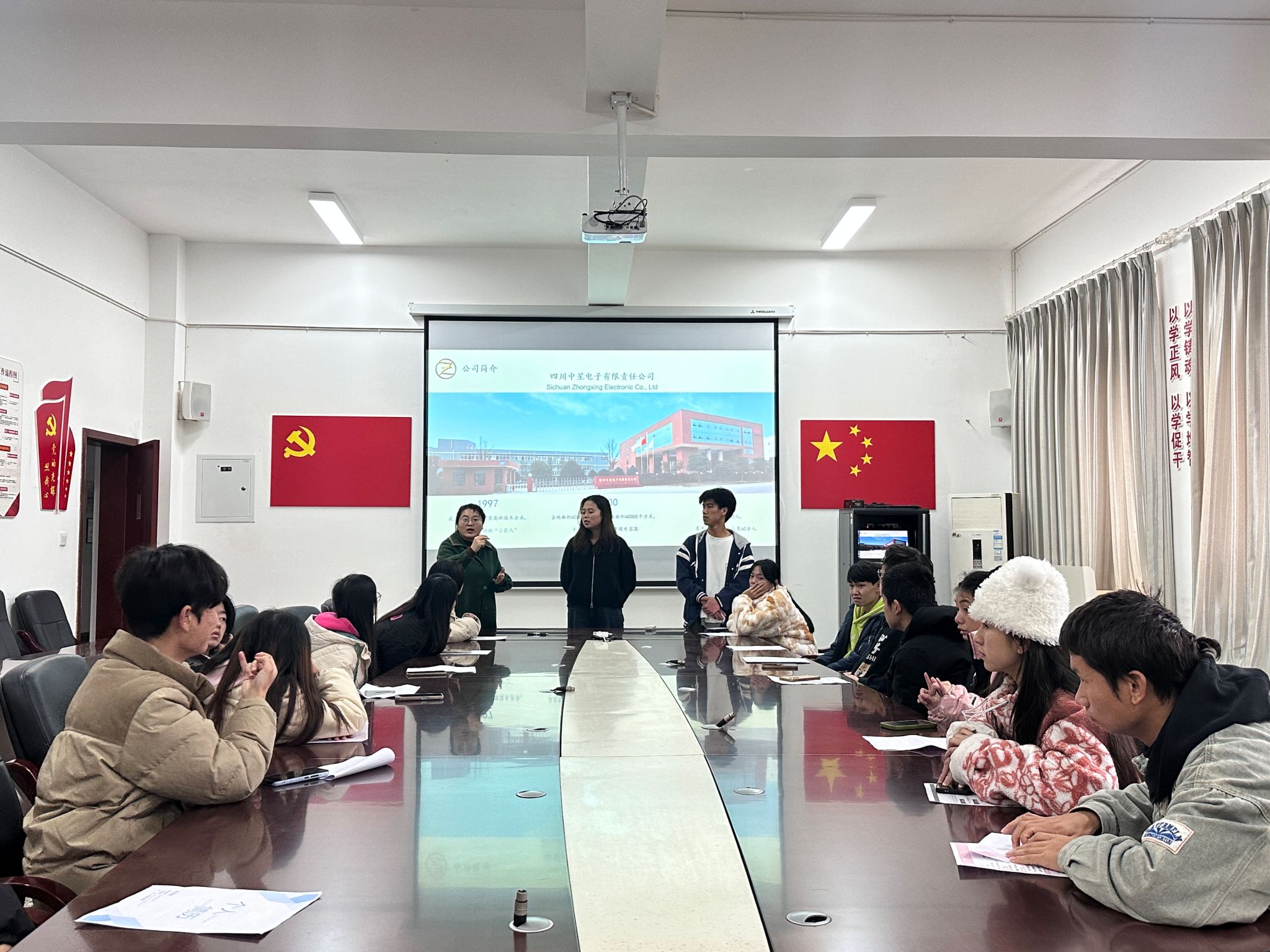職引特教，藝啟未來(lái) 特殊教育學(xué)院精準(zhǔn)施策助力2026屆畢業(yè)生揚(yáng)帆起航